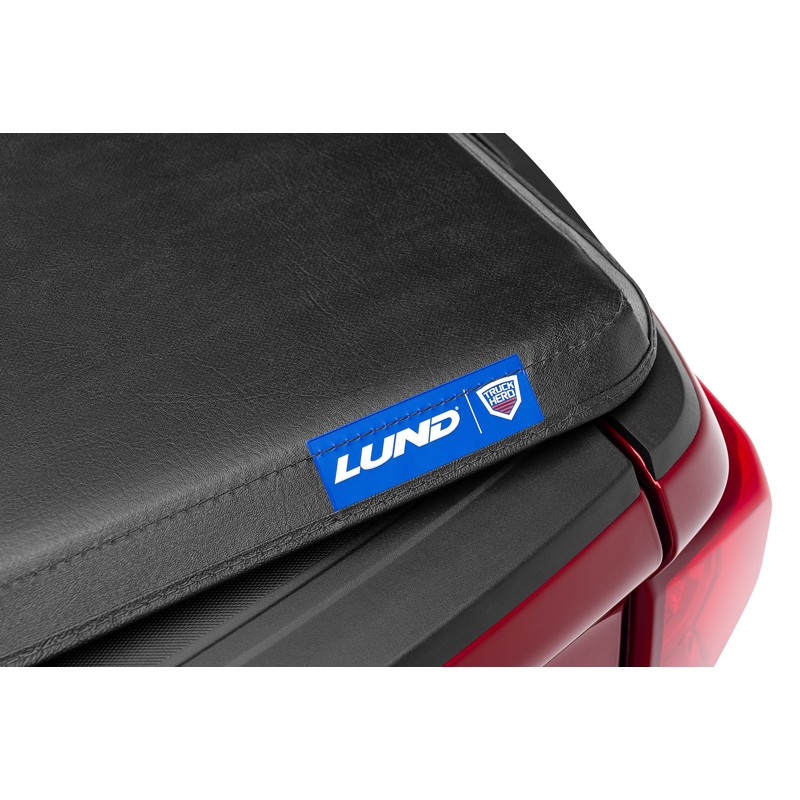 Lund | Hard Fold Tonneau Cover - Chevrolet / GMC 2007-2014