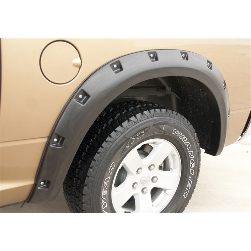 Lund | Rx-Rivet Style 4Pc Smooth - Ram 1500 / Classic 2009-2022