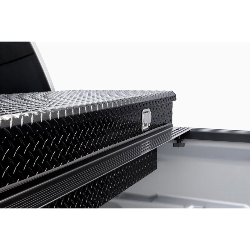 Extang | Solid Fold 2.0 Toolbox Tonneau Cover - Tundra 4.0L / 4.6L / 5.7L 2014-2021