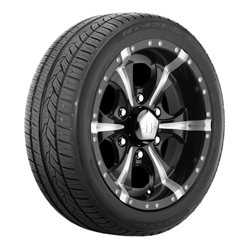 Nitto | NT-421Q 255/65R18 115H - 4 Seasons