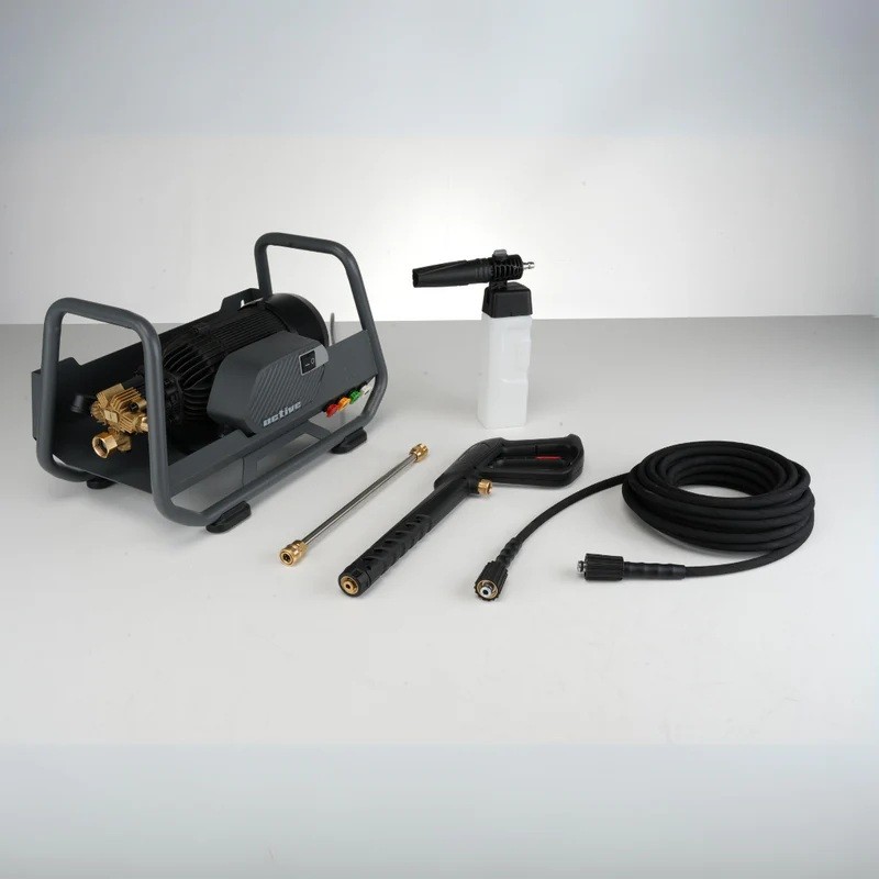 ACTIVE | 2.3 Electric Pressure Washer Kit (2.3 GPM / 1500 PSI) ACTIVE Laveuses à pression