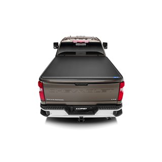 Lund | Lund Hard Fold Tonneau - Silverado / Sierra 2500 HD / 3500 HD 6.6L 2020-2023