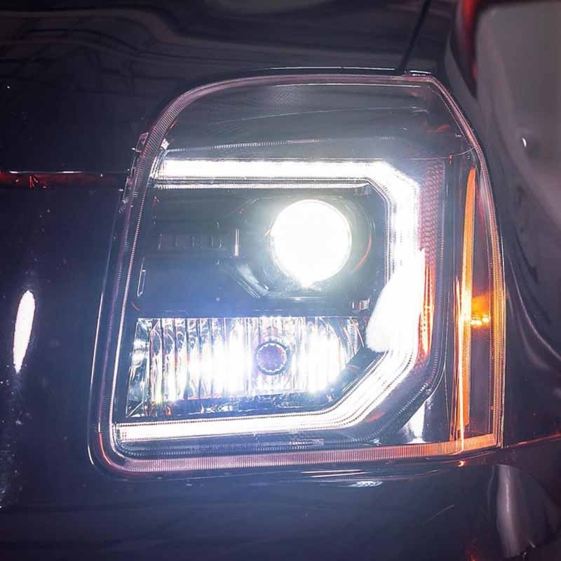 Morimoto | XB Hybrid LED Heads: (Pair / ASM) Yukon / XL 2007-2013 Morimoto Phares avant