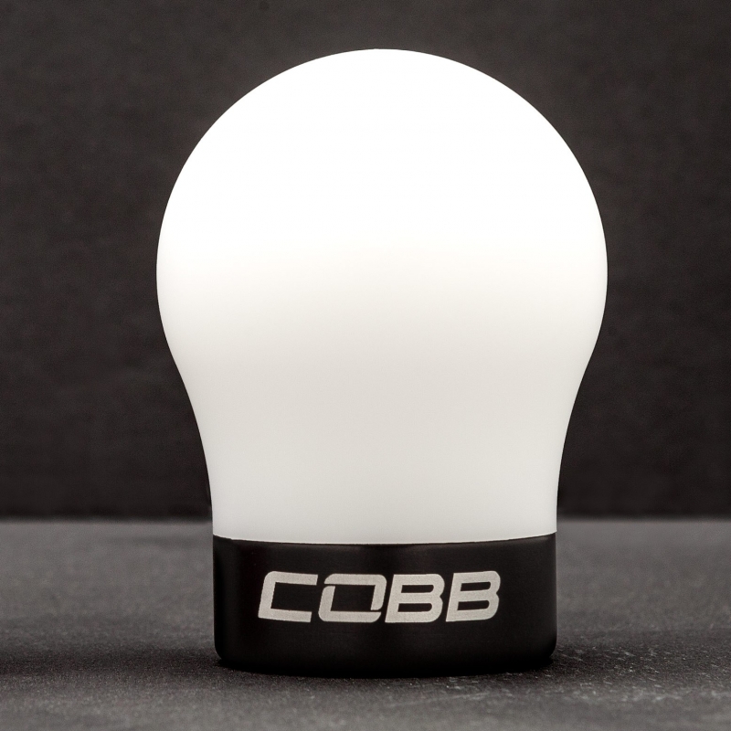 COBB | SHIFT KNOB WHITE / BLACK - Golf GTI ( MK6 / 7 ) Golf R ( MK 7 / 7.5 ) Jetta GLI 2020 COBB Accessoires