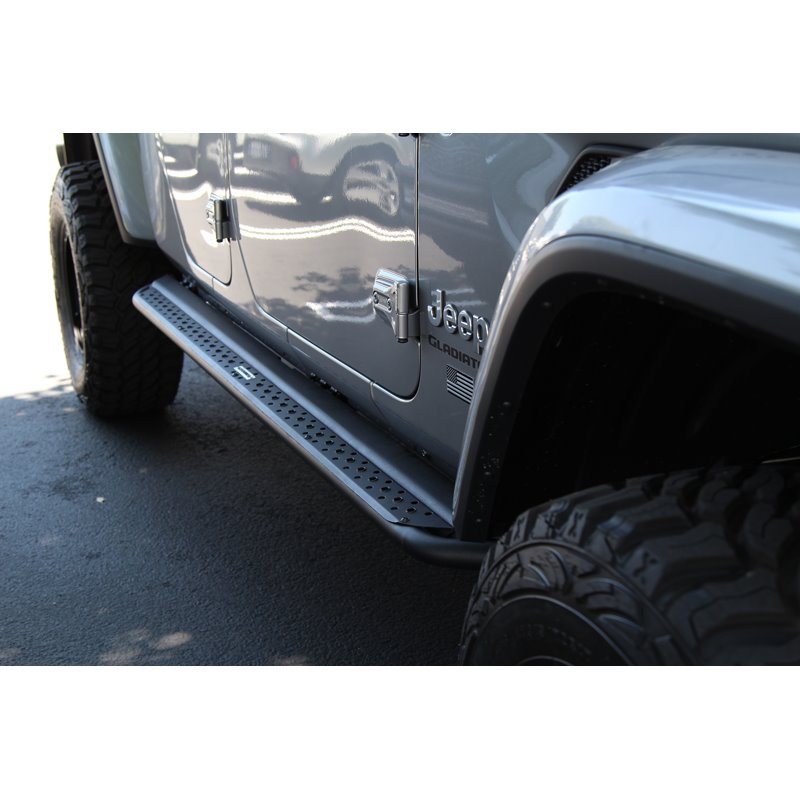 Go Rhino | Dominator Xtreme DSS Side Steps w/ Mounting Brackets Kit - Textured Black  - Gladiator 3.0L / 3.6L 2020-2023